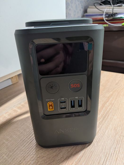 Павер банк Anker 548