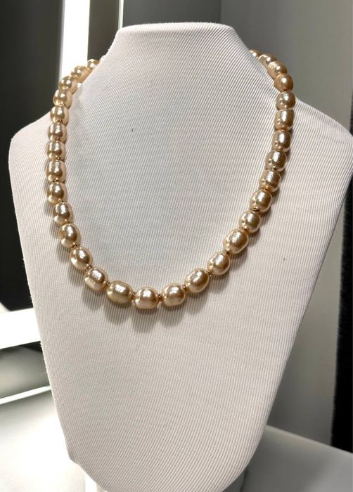 Намисто з перлин у формі бароко