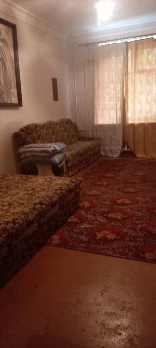 Продам 2-х кімнатну,  центр. Можливо по сертіфікату