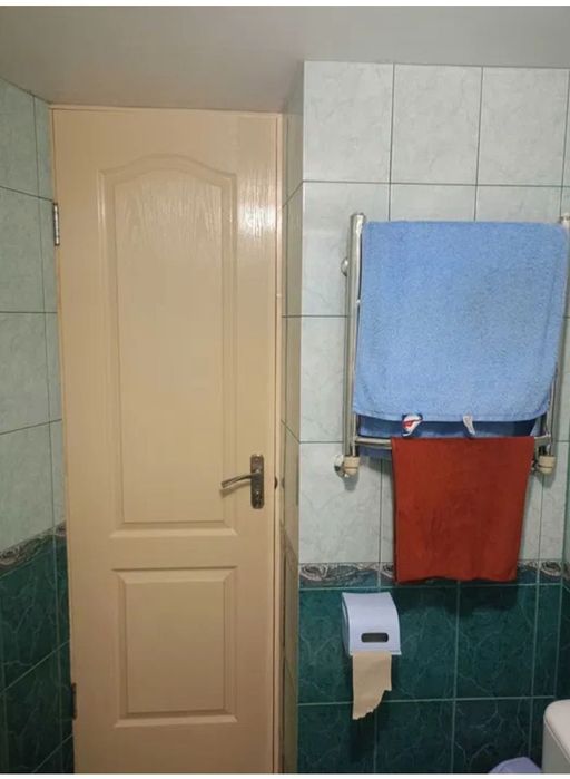 Продається частина будинку , Критий ринок