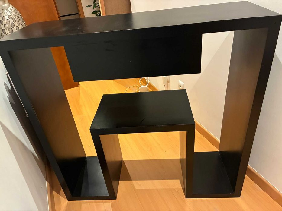 Consola com Gaveta