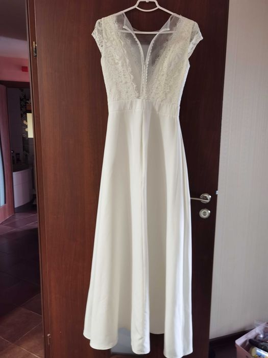 Біла сукня з піджаком