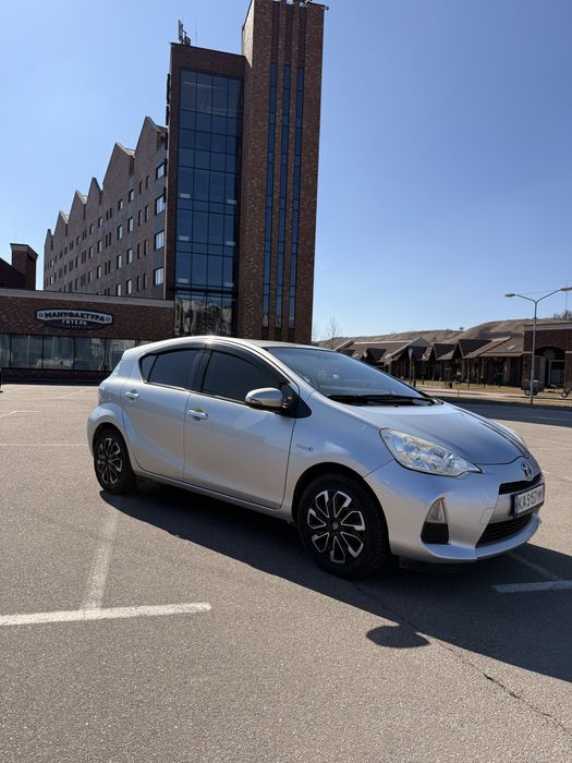 Toyota Aqua 2014 рік