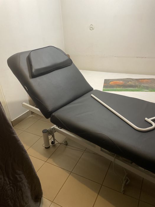 Stół do masażu i rehabilitacji elektryczny