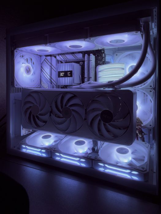 Продам мощный игровой ПК White Edition
