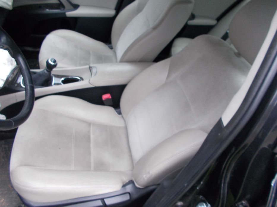 Toyota Avensis t27 09-15 sedan komplet foteli , alcantara