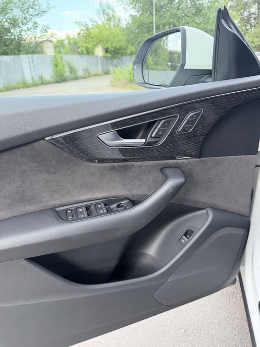 Audi Q8 2019 VIN WAUZZZF16KD045597 фото оголошення 13 з 22