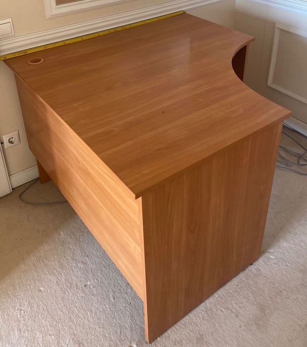 Стол офисный угловой