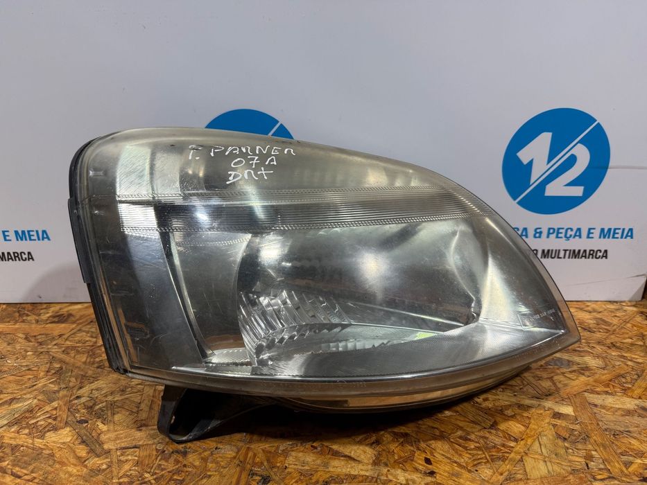 Farol direito Peugeot Partner de 2008