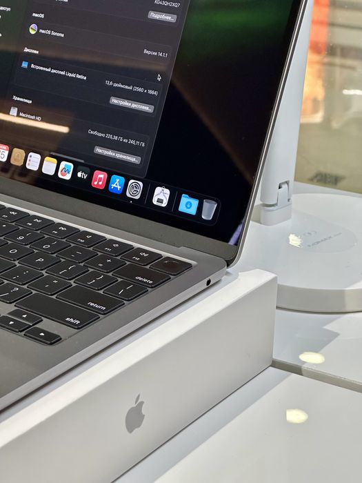 MacBook Air 13.6" 2022 M2 8/256Gb Space Gray (699$) Рассрочка/Доставка