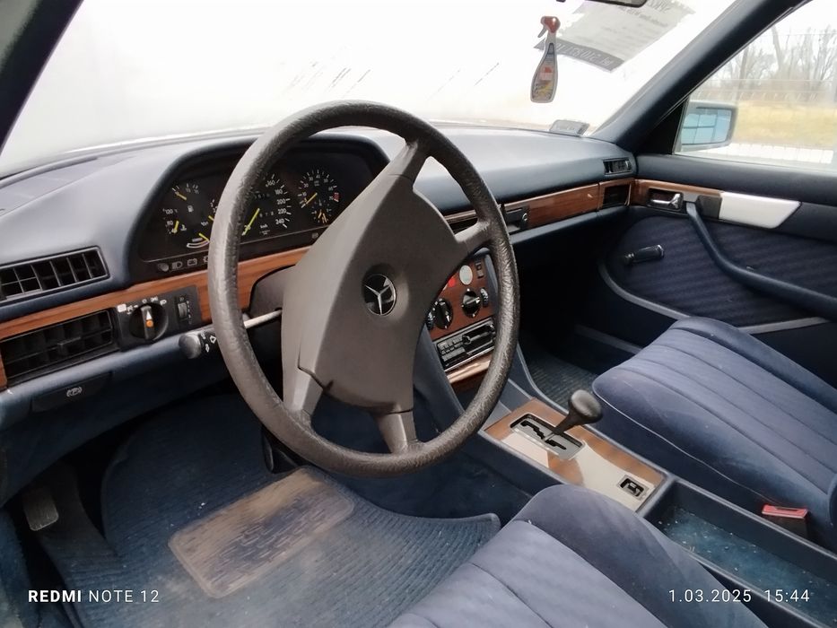 Mercedes W126 E280