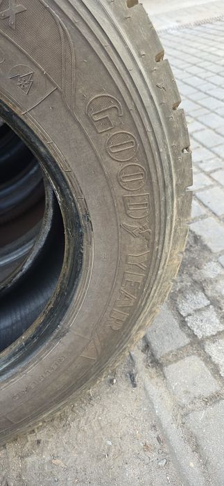 Prawie nowe opony goodyear  315/60/22.5