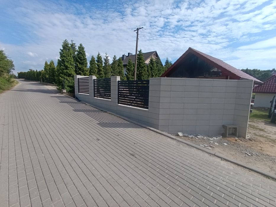 Montaż ogrodzeń panelowe, palisadowe, betonowe, usługi minitraktorem