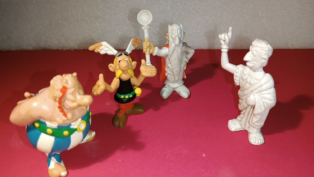 antigas figuras Astérix e Obelix da  uderzo fabricadas na Bélgica 1994
