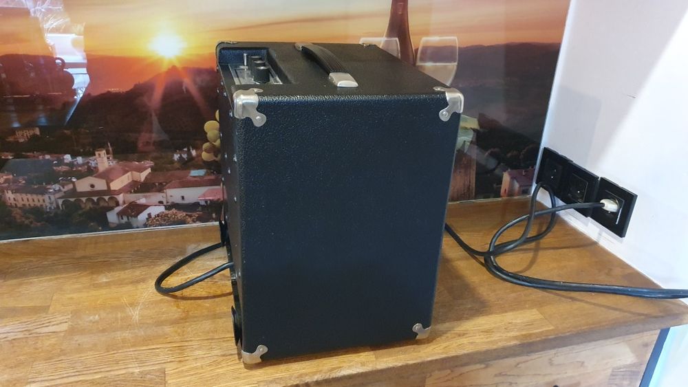 Wzmacniacz gitarowy polytone