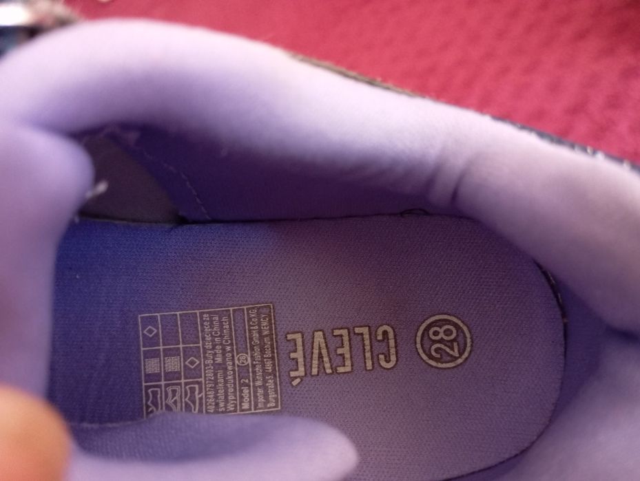 Świecące buty dla dziewczynki r 28