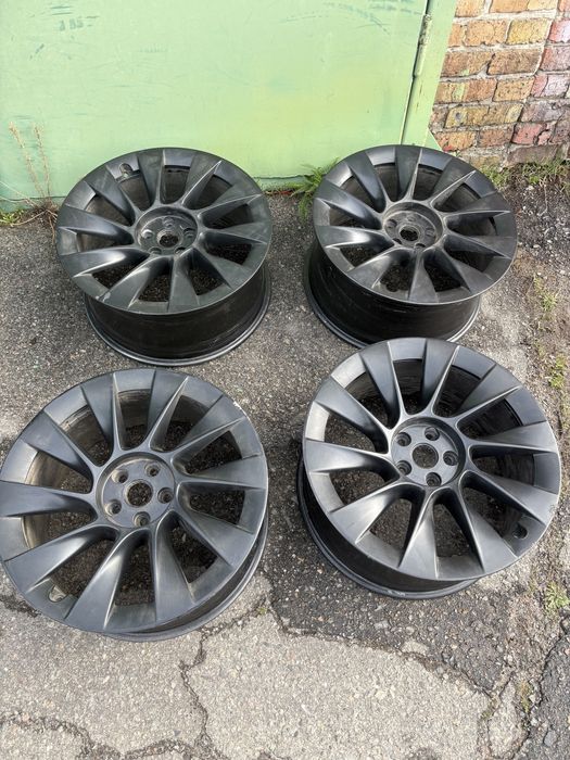 4 Диски Tesla model Y з ковпачками