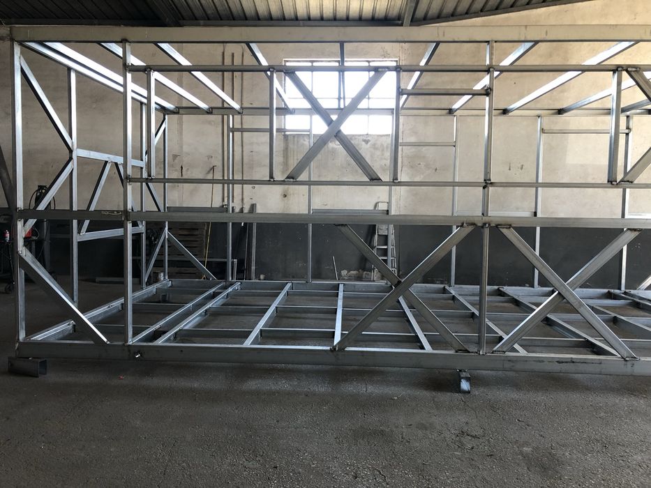 Modulos em aço galvanizado estrutural521691016588830727