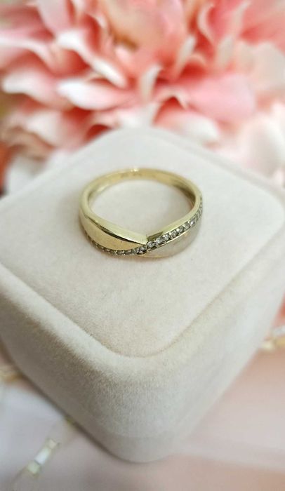 Złoty pierścionek p.333/1,86g