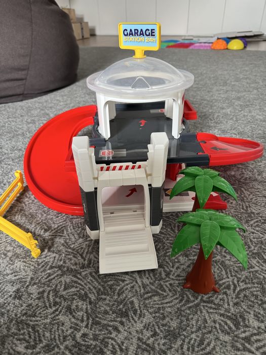 Дитячий гараж пластмасовий