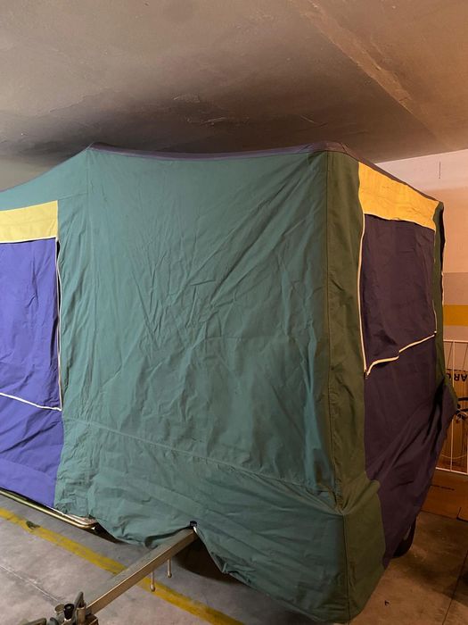 Vendo atrelado tenda .