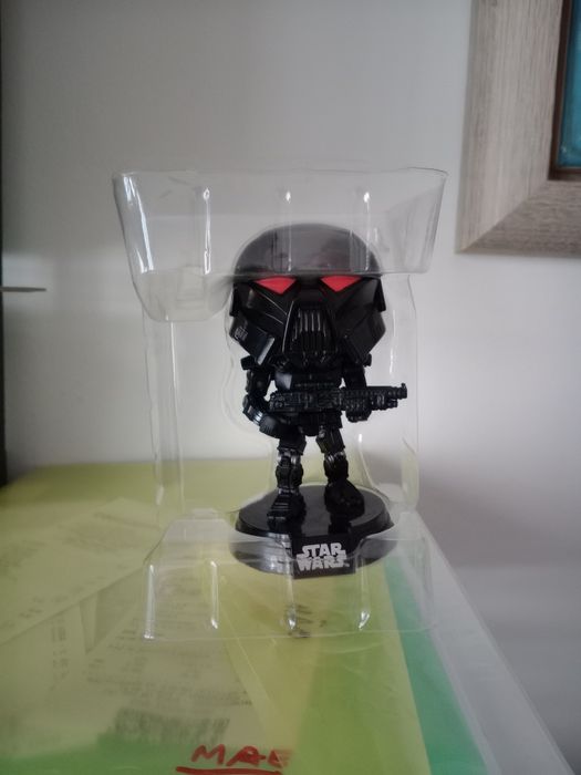 Funko pop star wars "dark trooper"
