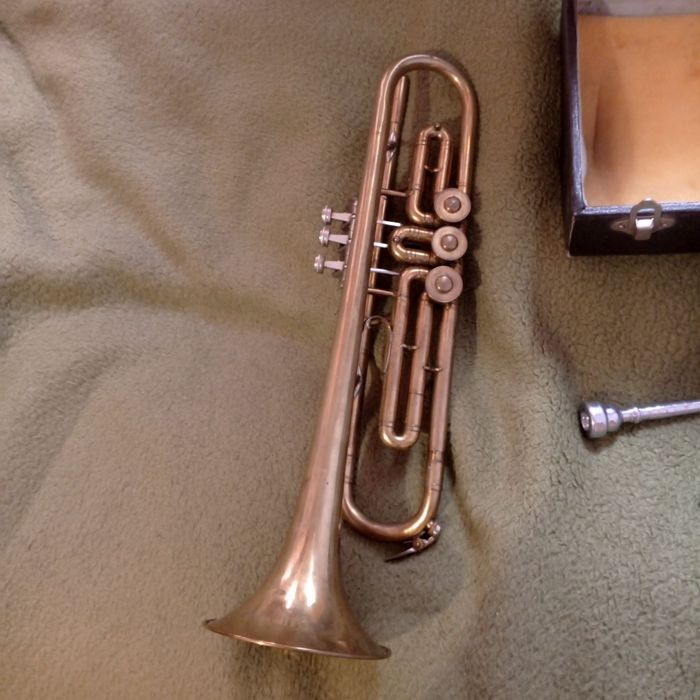 Продам редкую духовую трубу