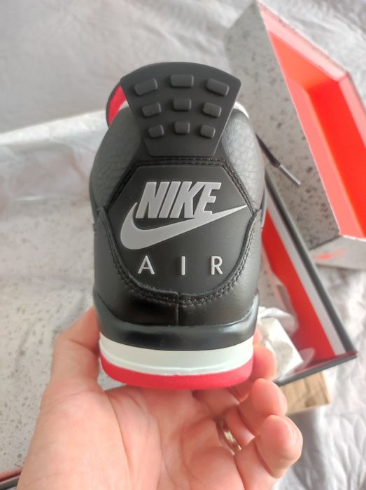 Jordan 4 Rétro (2024) novos Bred reimagined