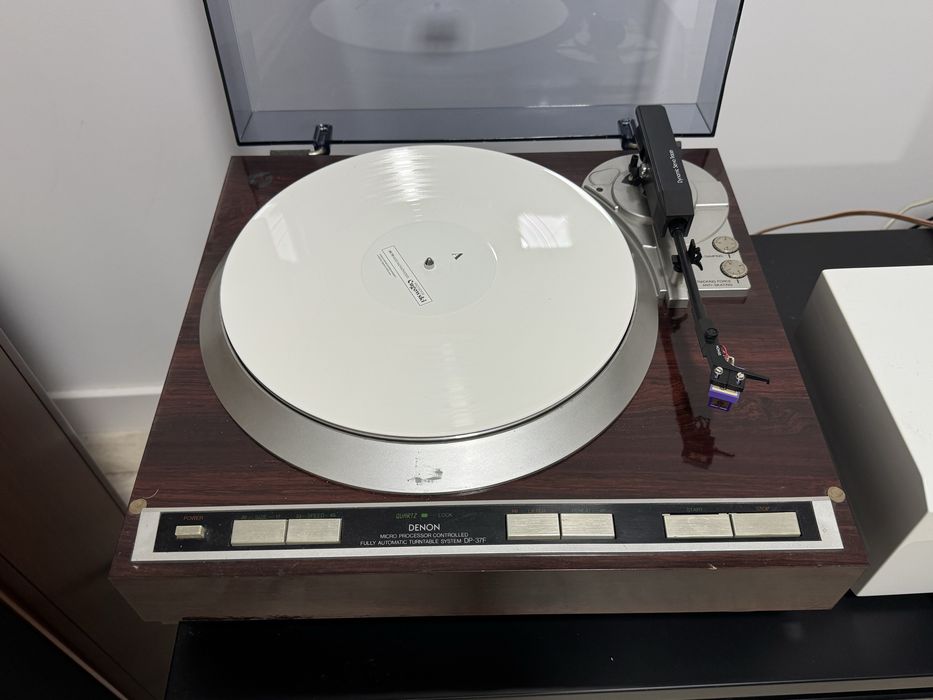 Gramofon automatyczny Denon DP-37F