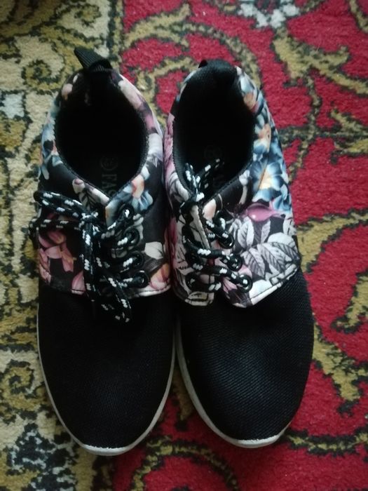 Продам   кросовки