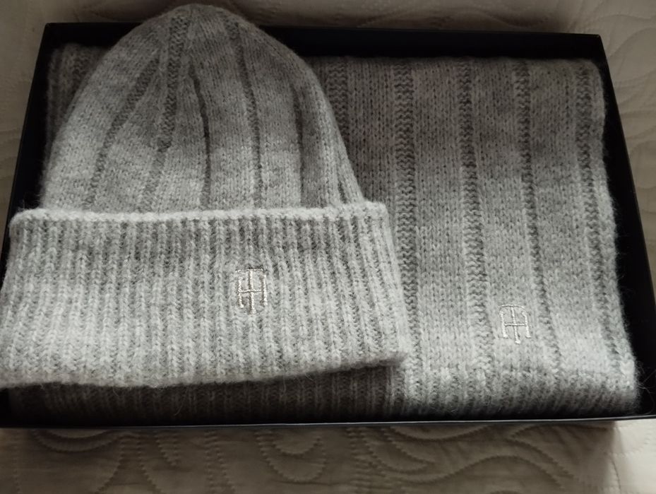Tommy Hilfiger komplet, zestaw zimowy prezent Gift alpaka Czapka  Szal