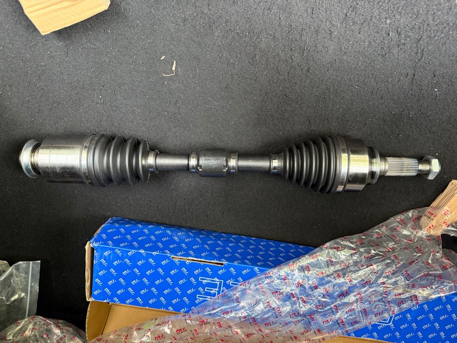 Продаю нову піввісь (полуось) для Mazda 3 1.6