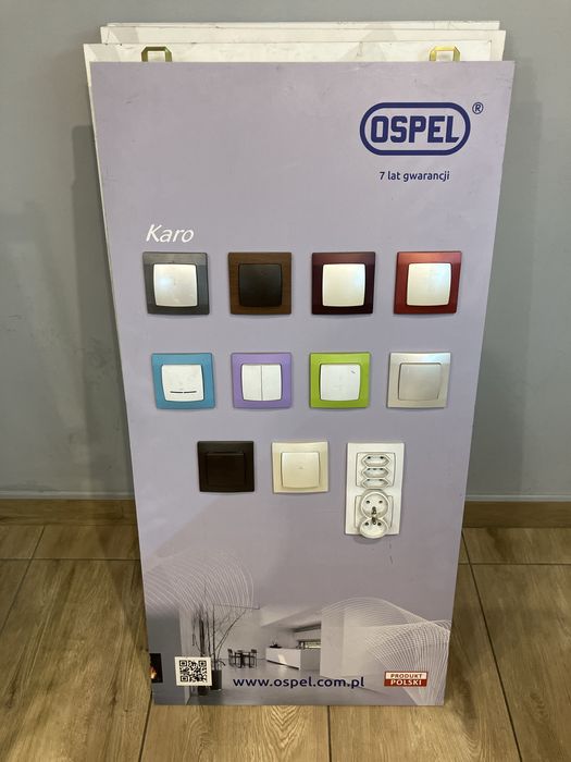 Kontakty włączniki różne rodzaje z ekspozycji