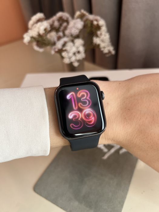 Apple Watch Series 5 | 44mm | GPS + Cellular (LTE) | Працює в Україні