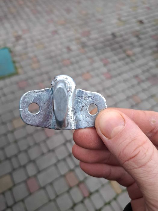 Скоба замка багажника Хюндай Соната 2015 оригінал