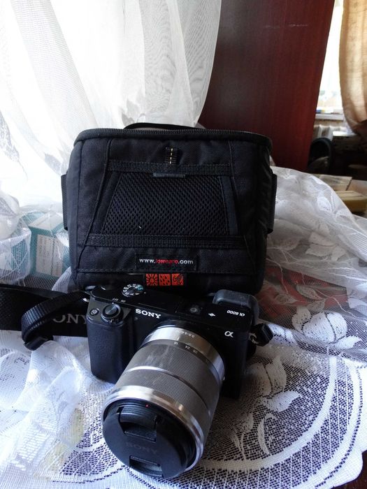 Sony a6000 + kit Sony SEL 18-55 f/3.5-5.6