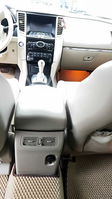 Infiniti QX70  3,7 2016 р