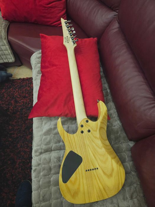 Guitarra Ibanez RG421-AHM + Locking Tuners