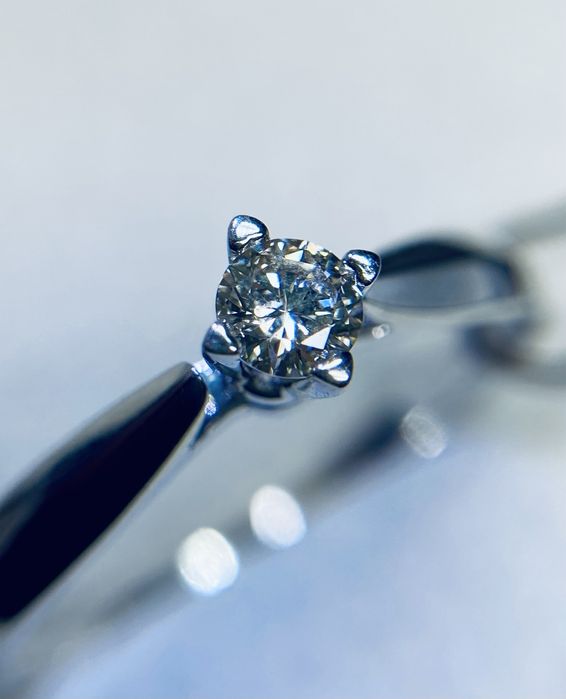 Новое золотое кольцо с бриллиантом, р 18,5, Золотой Век