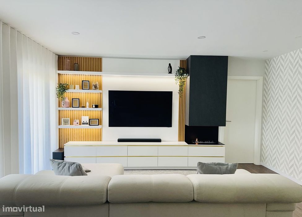 Apartamento T2 à venda em Ramada/Odivelas