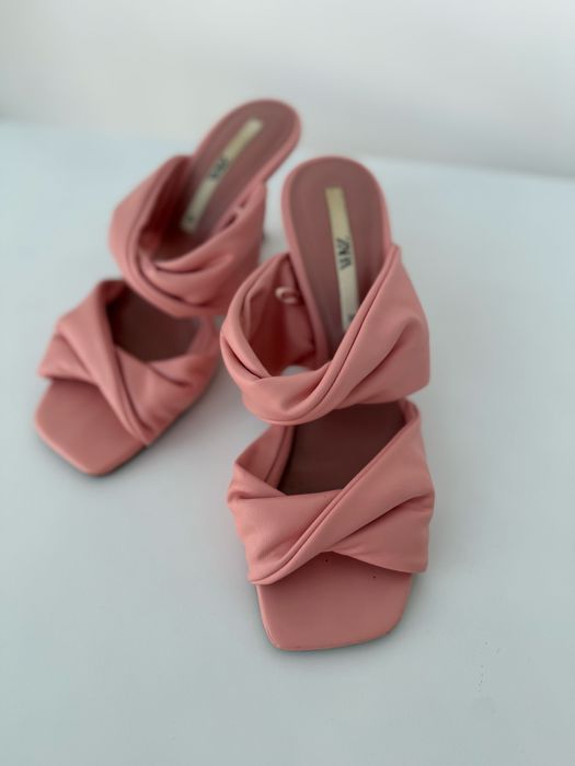 Босоніжки zara рожеві