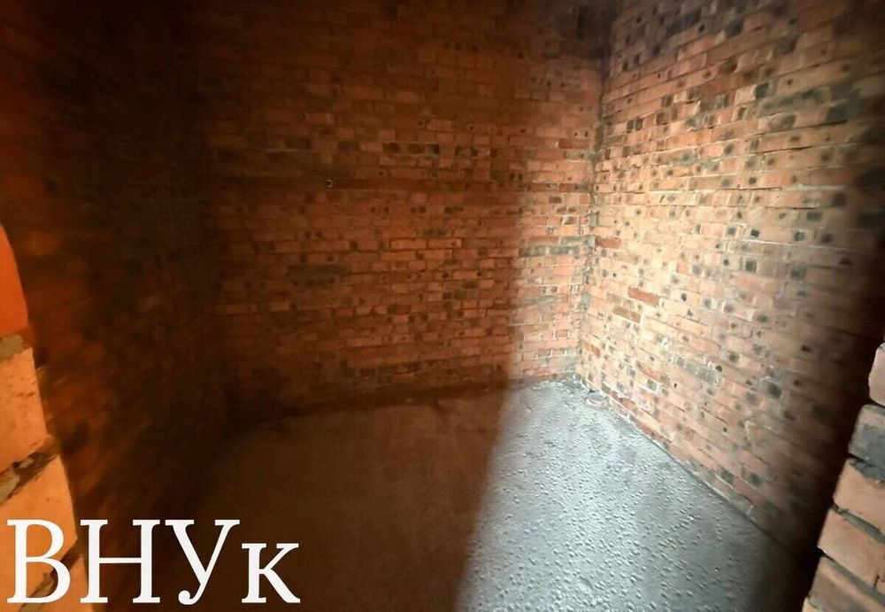 Продаю цегляний дуплекс панорамними вікнами