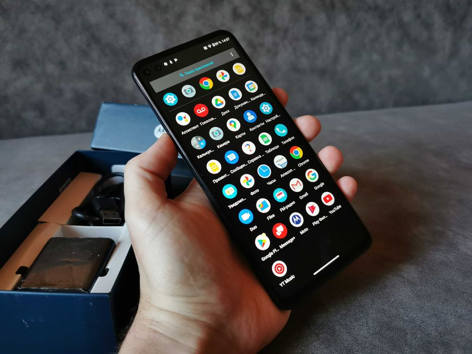 Телефон Motorola One 5G UW 6.7" IPS 4/128gb 5000 mAh 48mp