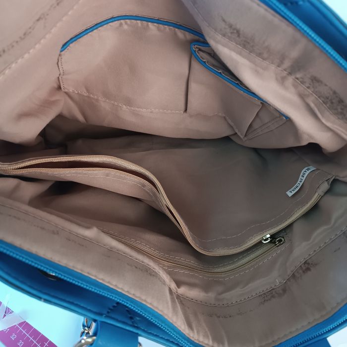 Mala senhora azul64752018641281124