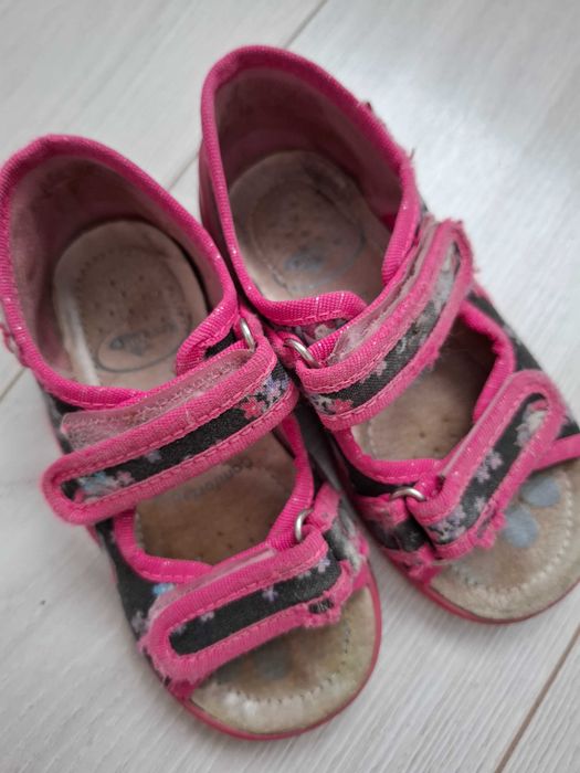 Sandały tenisówki trampki buty przedszkole r. 25