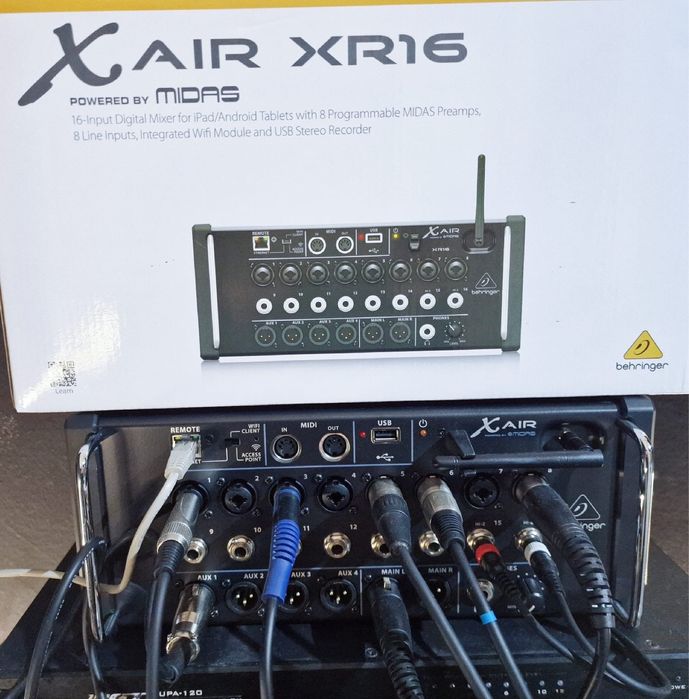 Bateria , microfone, mesa de som