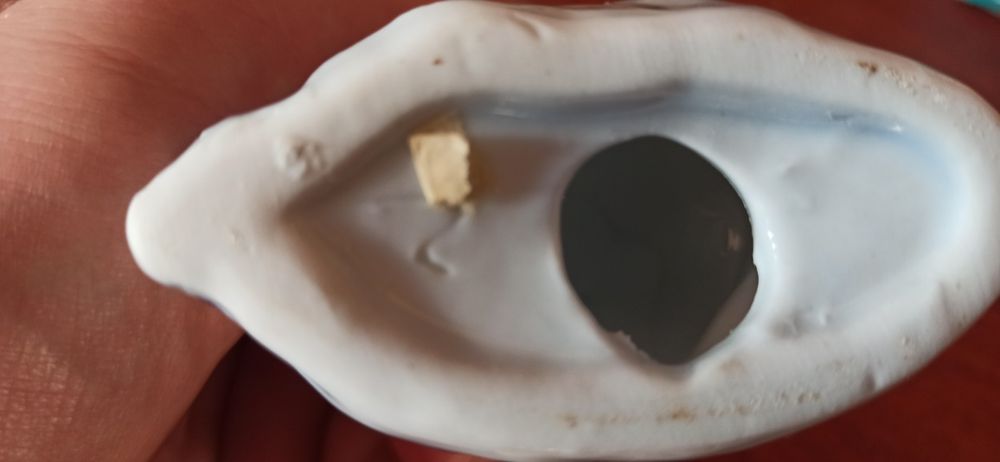 Фаянсовые статуетки лебеди