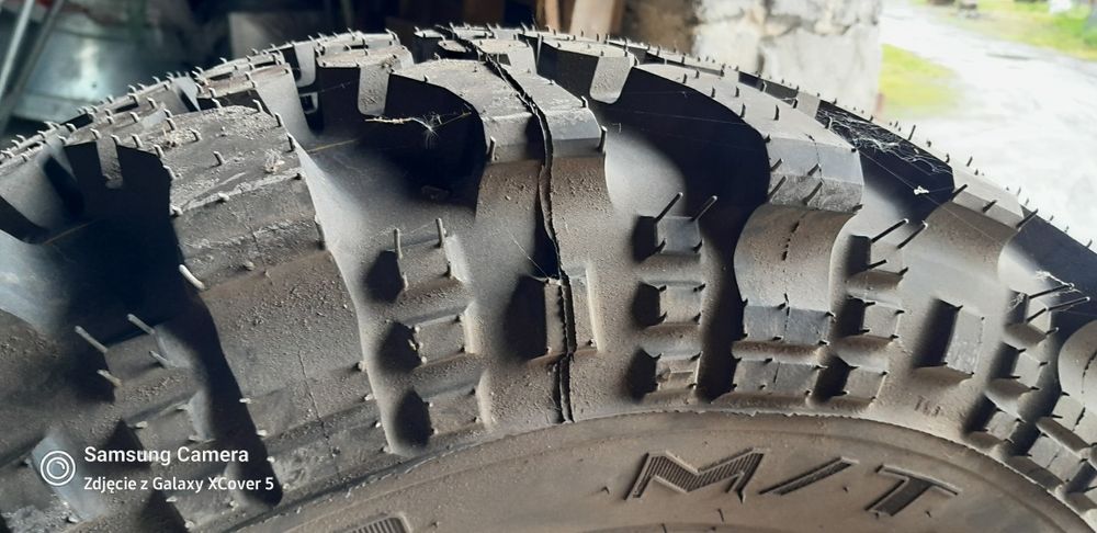 Opona bieżnikowana 265/65R17
