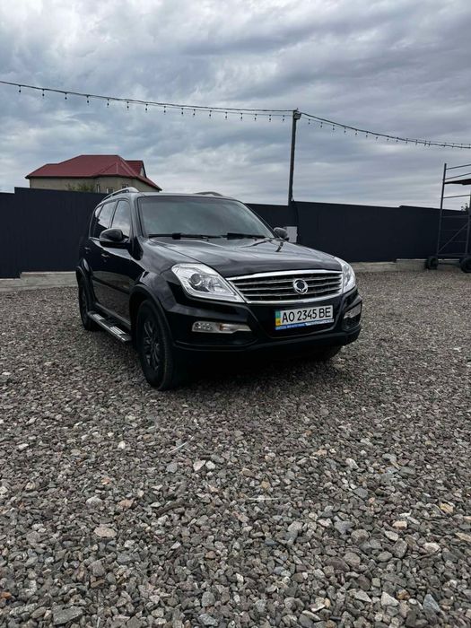 Автомобиль SsangYoug Rexton