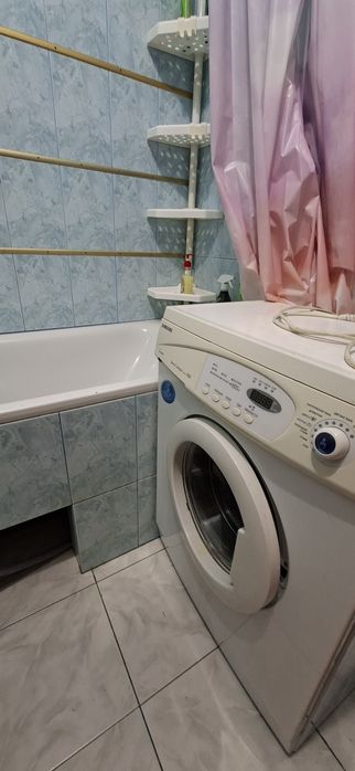 Трикімнатна квартира біля Мототреку